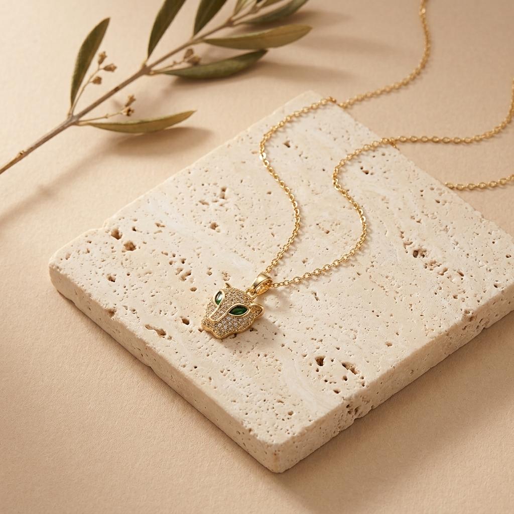 Collar Pantera con Circonitas y Ojos Verdes 14k — collares de aleación de cobre con baño de oro 14k