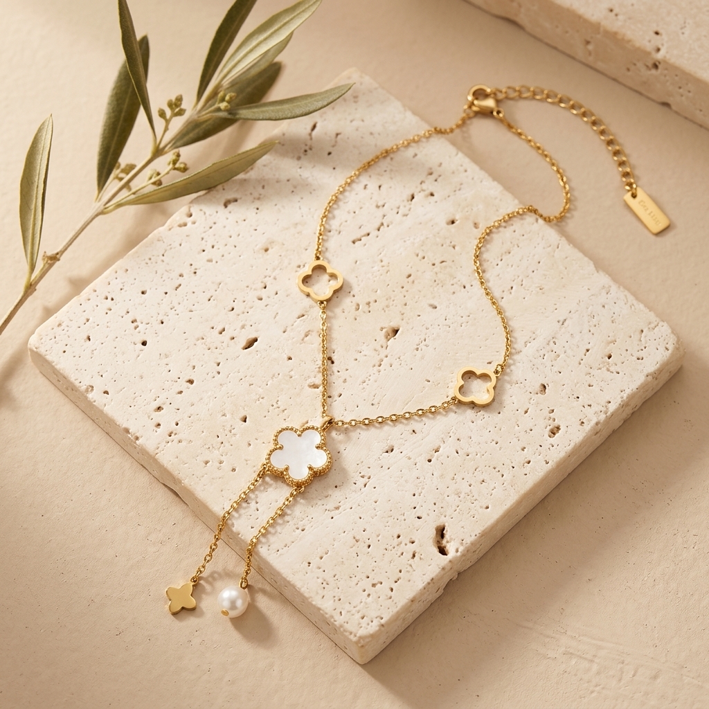 Collar Flor y Estrella — collares de acero con baño de oro 18k