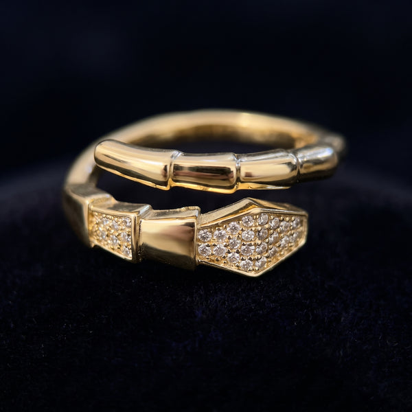 Anillo Cobra - Acero con baño de oro de 18k (NOVEDAD)