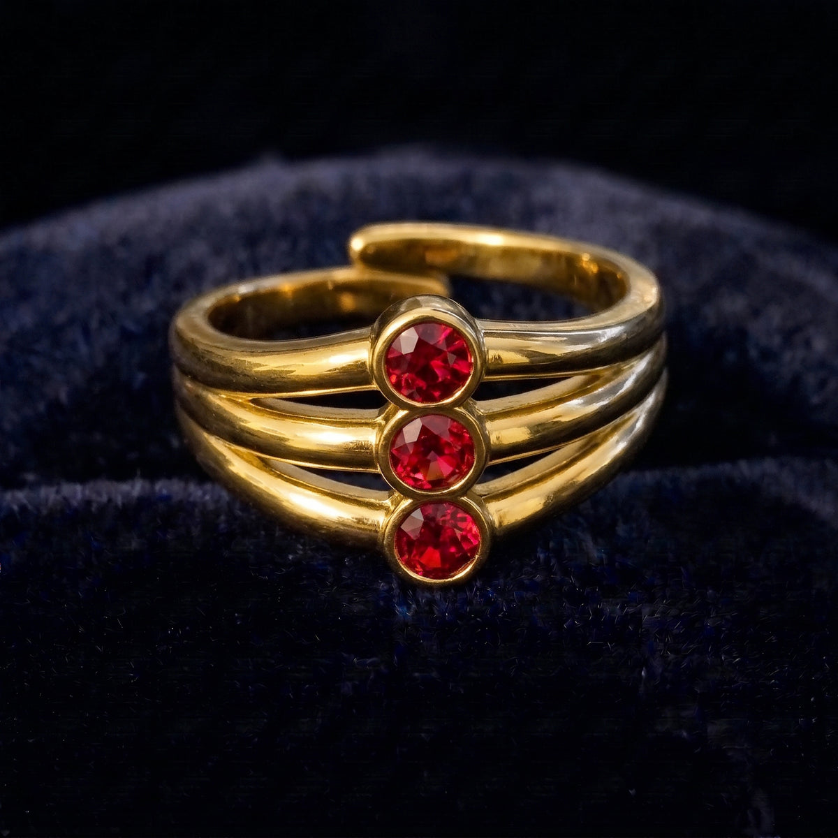 Anillo Escarlata - Acero con baño de oro de 18k (NOVEDAD)